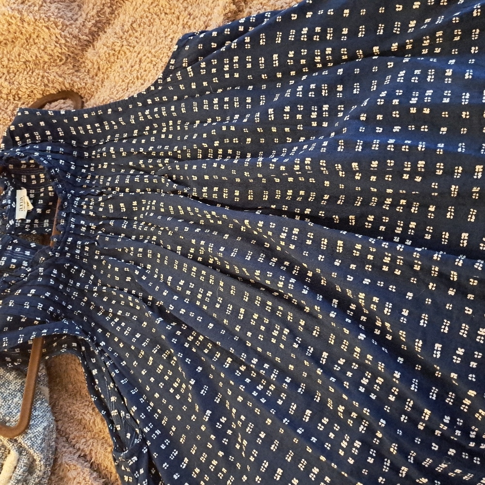 Sleeveless top, blouse